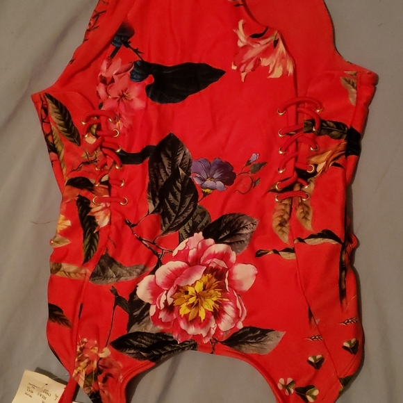Floral 1-Pce High-Waisted Bathing Suit - Picture 8 of 8